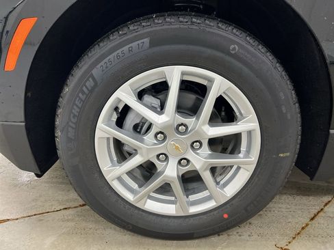 Used 2023 Chevrolet Equinox LS image 25