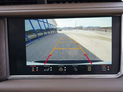 Used 2023 GMC Yukon Denali w/ Advanced Technology Package AWD/4WD image 28