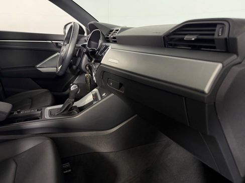 Used 2023 Audi Q3 2.0T Premium image 31