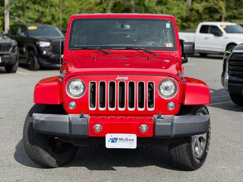 Used 2018 Jeep Wrangler Unlimited Sahara AWD/4WD image 2