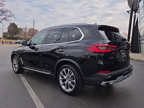 Used 2023 BMW X5 xDrive45e image 3