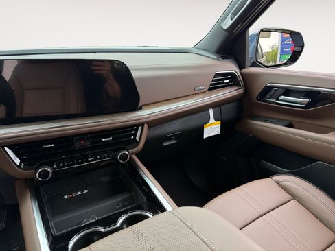 New 2026 Chevrolet Tahoe High Country AWD/4WD image 11