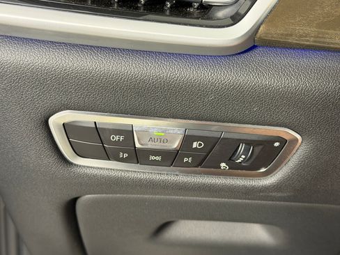 Used 2022 BMW X5 xDrive40i w/ M Sport Package image 18