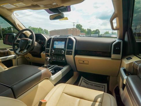 Used 2018 Ford F150 Lariat w/ Equipment Group 502A Luxury AWD/4WD image 17