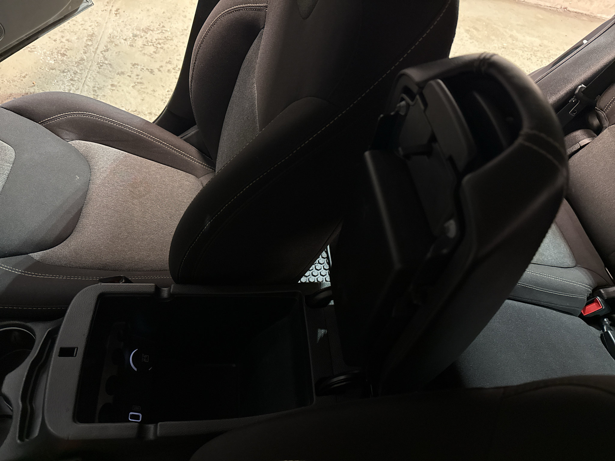 Used 2015 Jeep Cherokee Sport w/ Cold Weather Group AWD/4WD image 21