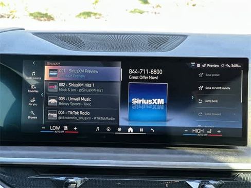 Used 2025 BMW X5 xDrive40i w/ Climate Comfort Package image 11