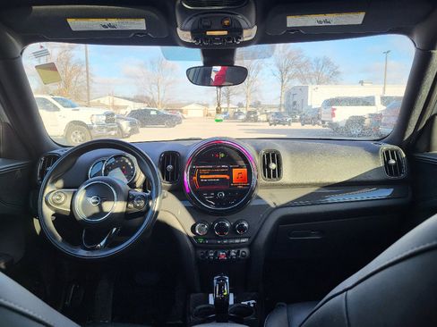 Used 2021 MINI Cooper Countryman image 2
