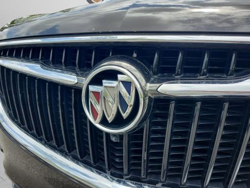 Used 2018 Buick Enclave Essence image 22