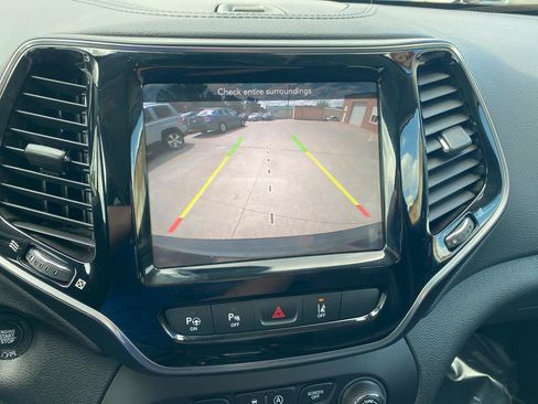 Used 2019 Jeep Cherokee Limited w/ Technology Group AWD/4WD image 21