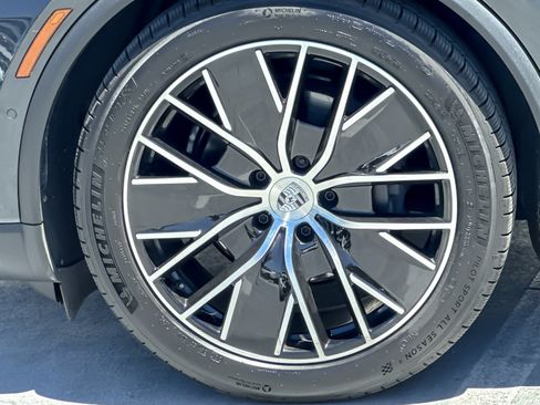 Certified 2025 Porsche Macan Electric RWD image 26