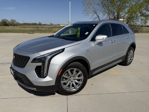 Used 2021 Cadillac XT4 Premium Luxury AWD/4WD image 1