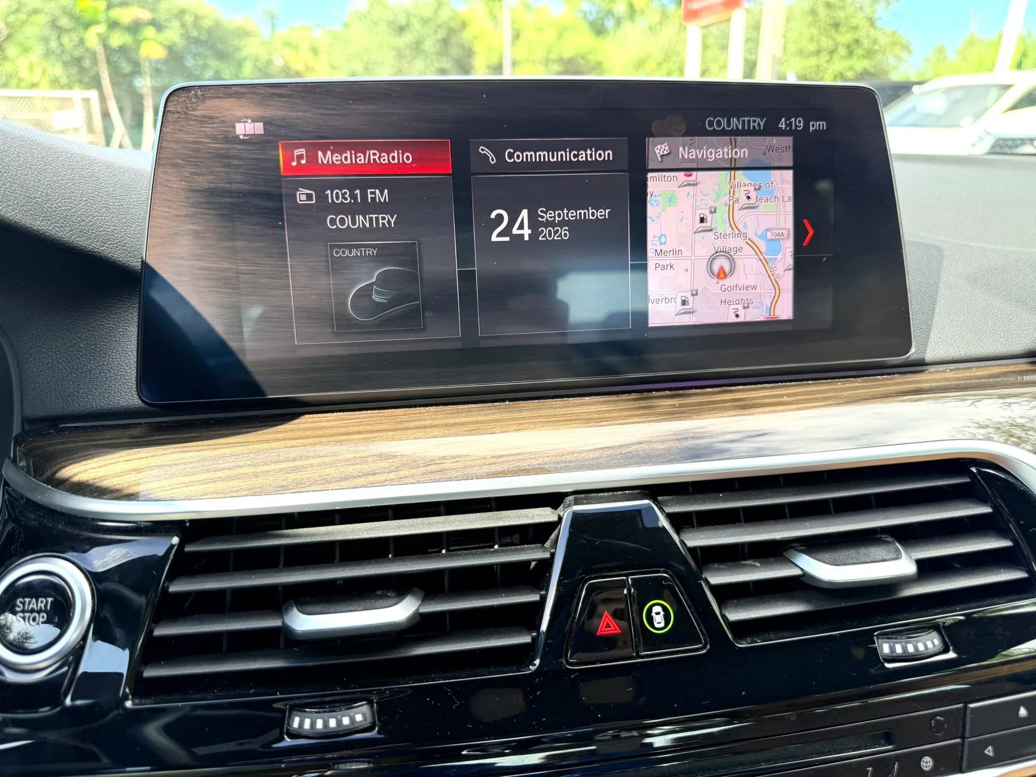 Used 2019 BMW 530e w/ Convenience Package RWD image 19