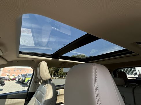 Used 2023 Ford Explorer XLT w/ Equipment Group 202A image 42