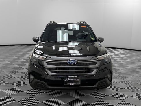 Used 2025 Subaru Forester Premium image 8