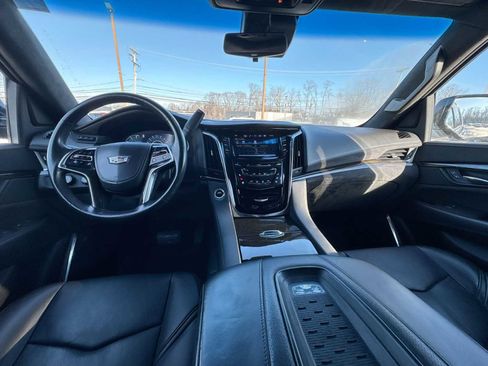 Used 2017 Cadillac Escalade Platinum image 20