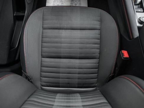 Used 2025 Ford Explorer ST-Line w/ ST-Line Street Pack image 32