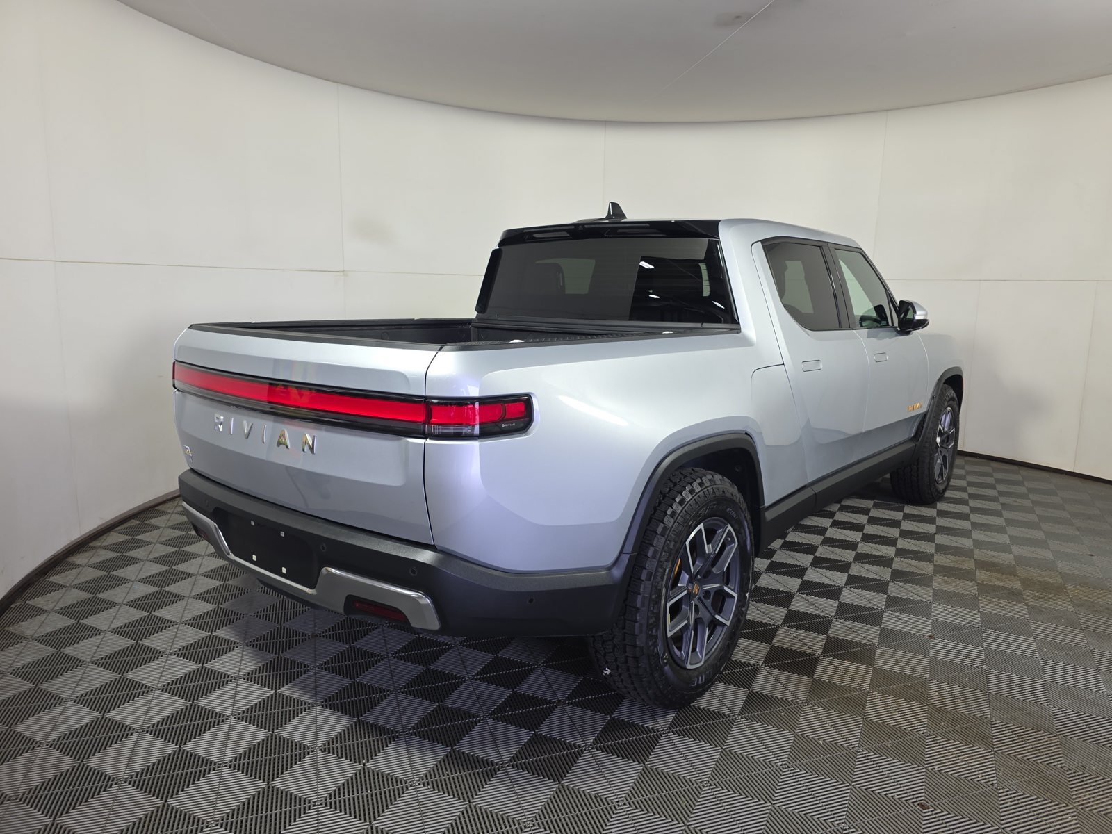 Used 2023 Rivian R1T Adventure Quad AWD/4WD image 5