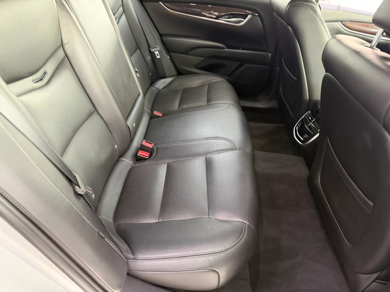 Used 2014 Cadillac XTS Luxury FWD image 9