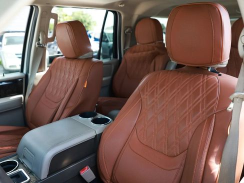 Used 2015 Lincoln Navigator L 2WD image 20
