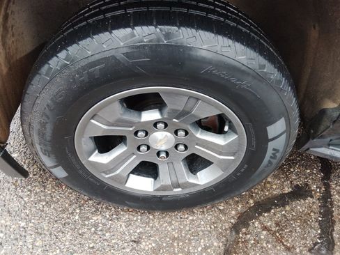 Used 2019 Chevrolet Tahoe LS image 9