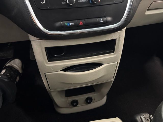 Used 2016 Dodge Grand Caravan SE w/ Quick Order Package 29E SE FWD image 38