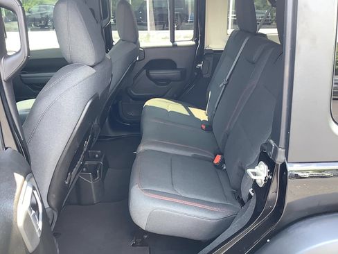 Certified 2024 Jeep Wrangler Rubicon image 9