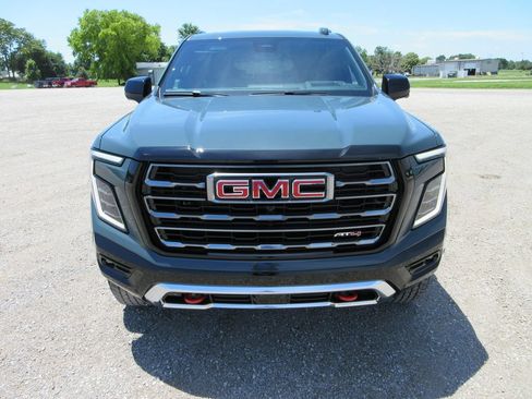 New 2026 GMC Yukon AT4 w/ AT4 Premium Package AWD/4WD image 10