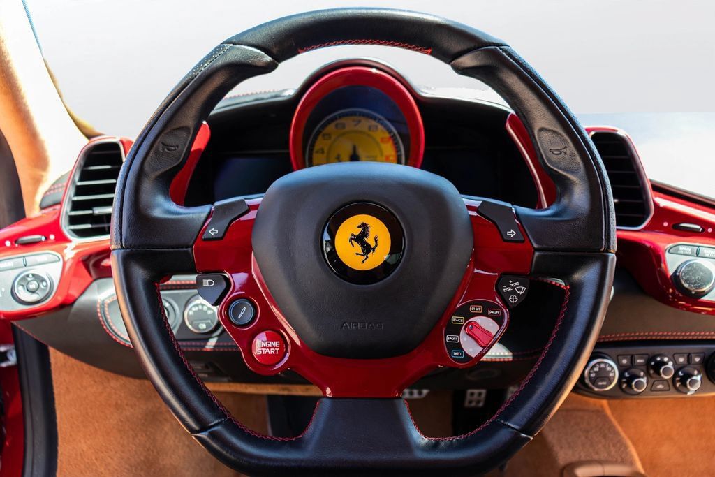Used 2013 Ferrari 458 Italia Coupe RWD image 40