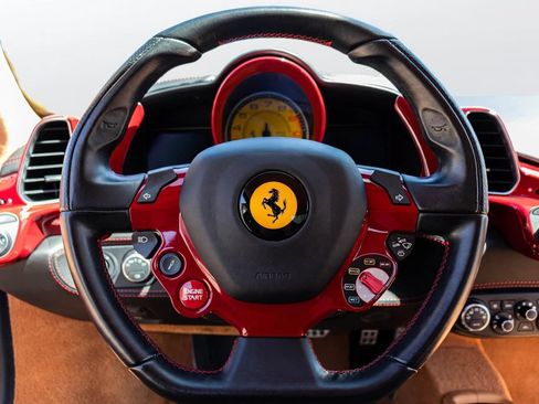 Used 2013 Ferrari 458 Italia Coupe RWD image 40