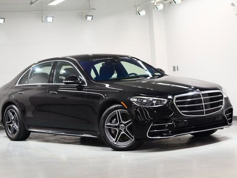 Used 2025 Mercedes-Benz S 580 4MATIC Sedan image 2