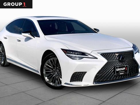 Certified 2021 Lexus LS 500 w/ Accessory Package (Z2) RWD image 3
