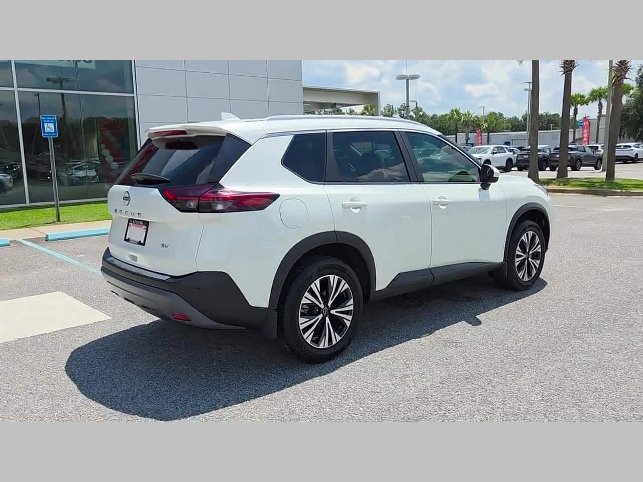 Used 2023 Nissan Rogue SV w/ SV Premium B Package FWD image 22