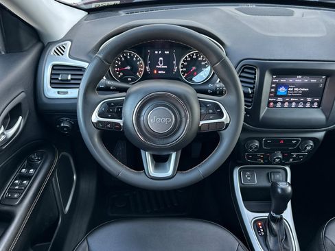 Used 2021 Jeep Compass Latitude image 14