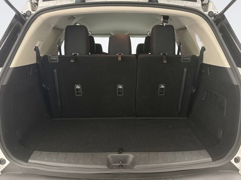 Used 2024 Nissan Pathfinder S image 20