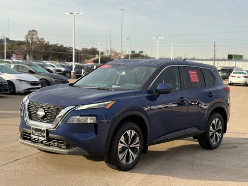 Certified 2022 Nissan Rogue SV image 3