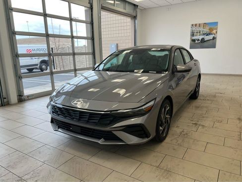 New 2026 Hyundai Elantra Limited FWD image 2