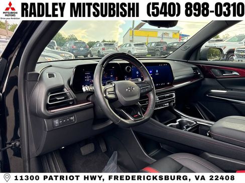 Used 2024 Chevrolet Traverse RS AWD/4WD image 4