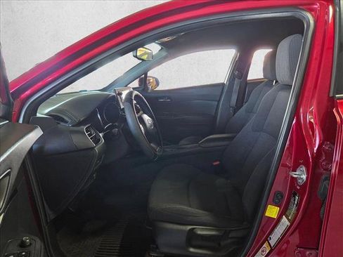 Used 2018 Toyota C-HR XLE FWD image 10