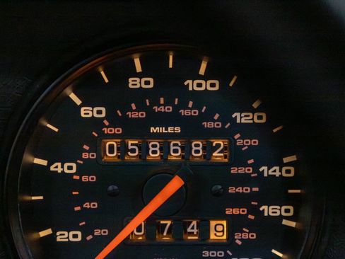 Used 1990 Porsche 911 Carrera image 12