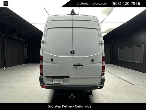 Used 2017 Mercedes-Benz Sprinter 2500 image 6