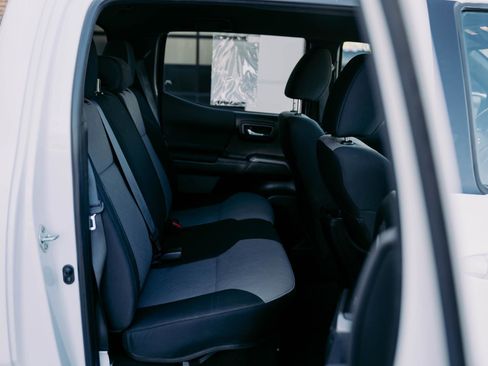 Used 2023 Toyota Tacoma 4x4 Double Cab image 11