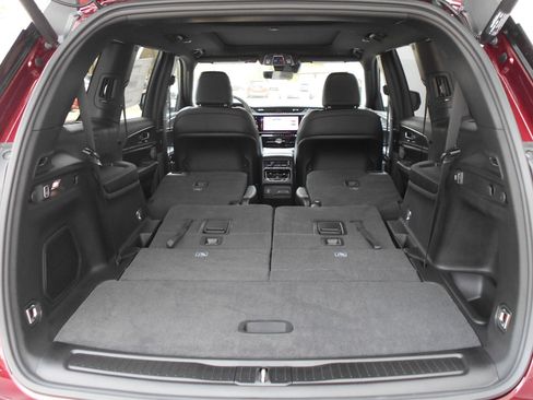 New 2026 Jeep Grand Cherokee L Limited AWD/4WD image 16