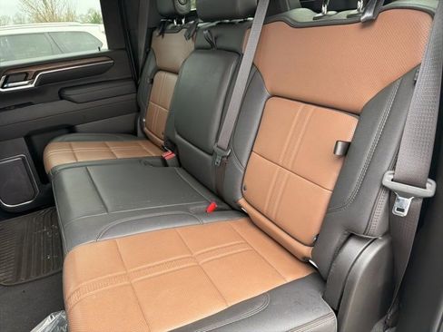 Used 2024 Chevrolet Silverado 3500 High Country w/ High Country Premium Package image 9