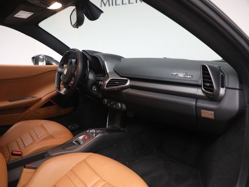 Certified 2012 Ferrari 458 Italia Coupe RWD image 18