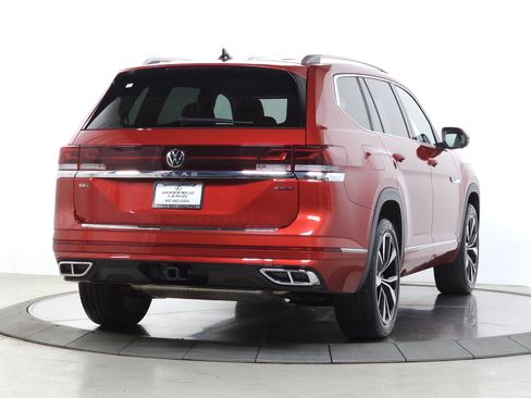 Used 2024 Volkswagen Atlas SEL Premium R-Line AWD/4WD image 11