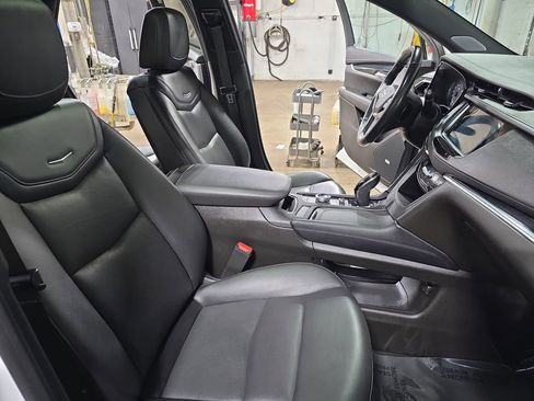 Used 2023 Cadillac XT5 Premium Luxury w/ Technology Package image 10