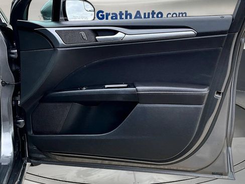 Used 2014 Ford Fusion SE FWD image 30