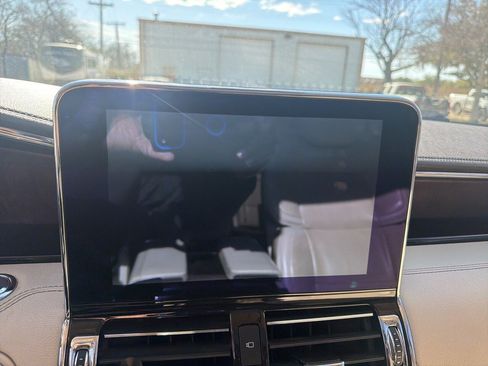 Used 2019 Lincoln Navigator L Reserve image 14