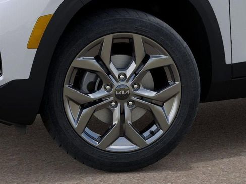 New 2026 Kia Seltos LX image 9