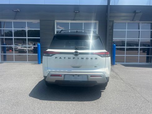 Used 2023 Nissan Pathfinder SL w/ SL Premium Package FWD image 3